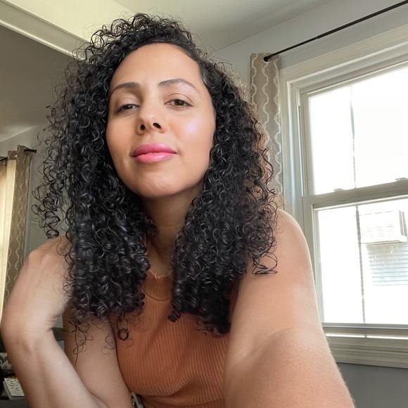 Meet your Posher, Betsy - Picture 2 of 5